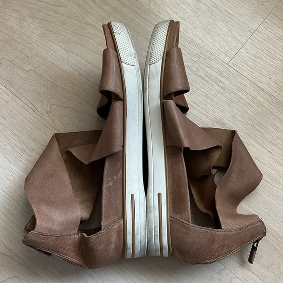 Eileen Fisher Sport Leather Sandal Sneaker Open Toe Strappy 7 Zipper Neutral - Picture 3 of 10